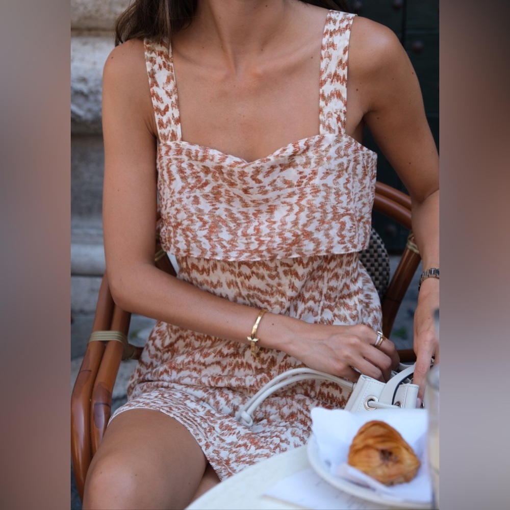 THEORY Drape Back Mini Dress Size 6 Desert Lawn Neutral Resortwear Euro Summer